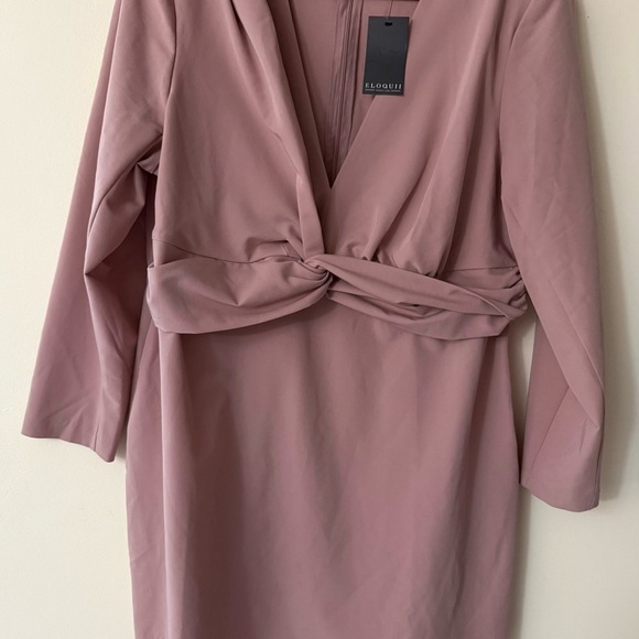 Eloquii NWT Twist Front Dress in Blush Neutral, Long Sleeve and Stretchy, sz 18 - Picture 6 of 11